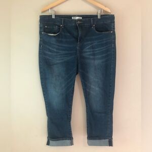 🐱 Levi’s | Capri Length Jeans